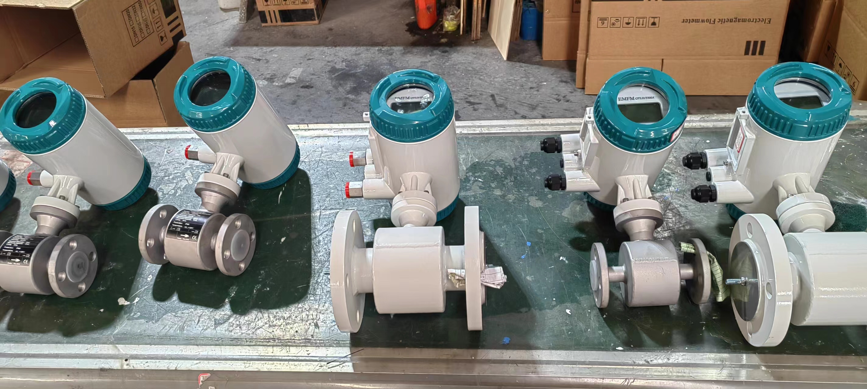 How should the electrode of intelligent electromagnetic flowmeter be maintained