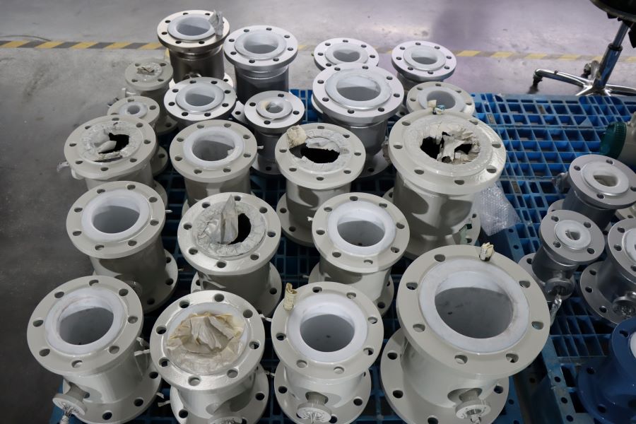 Sewage electromagnetic flow meter