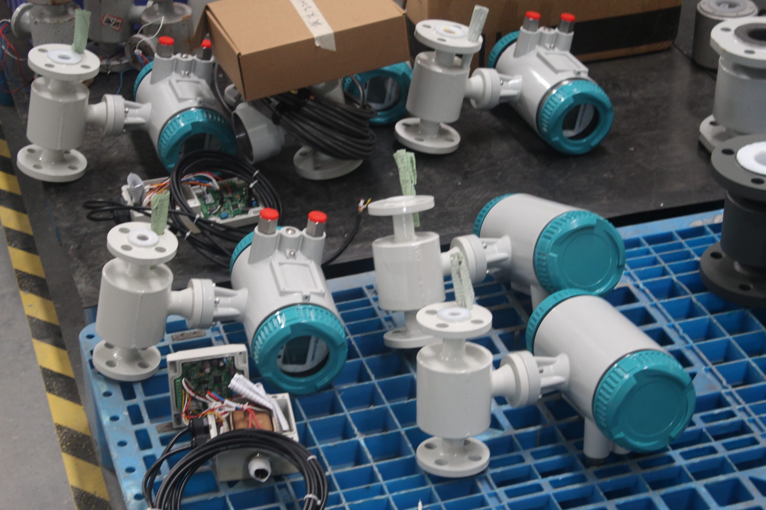 How to choose the electrode of the electromagnetic flow meter?