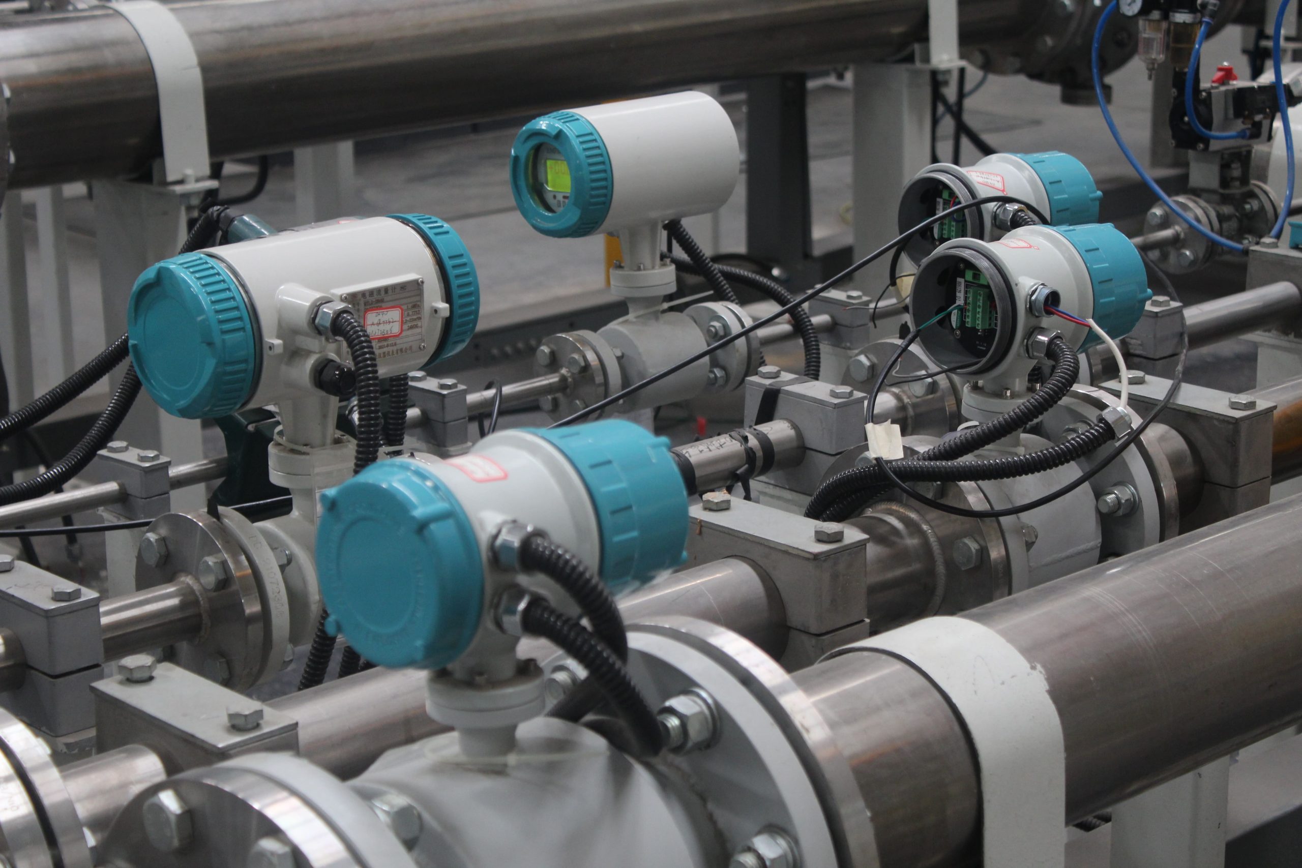 Can intelligent electromagnetic flowmeters measure mixtures?